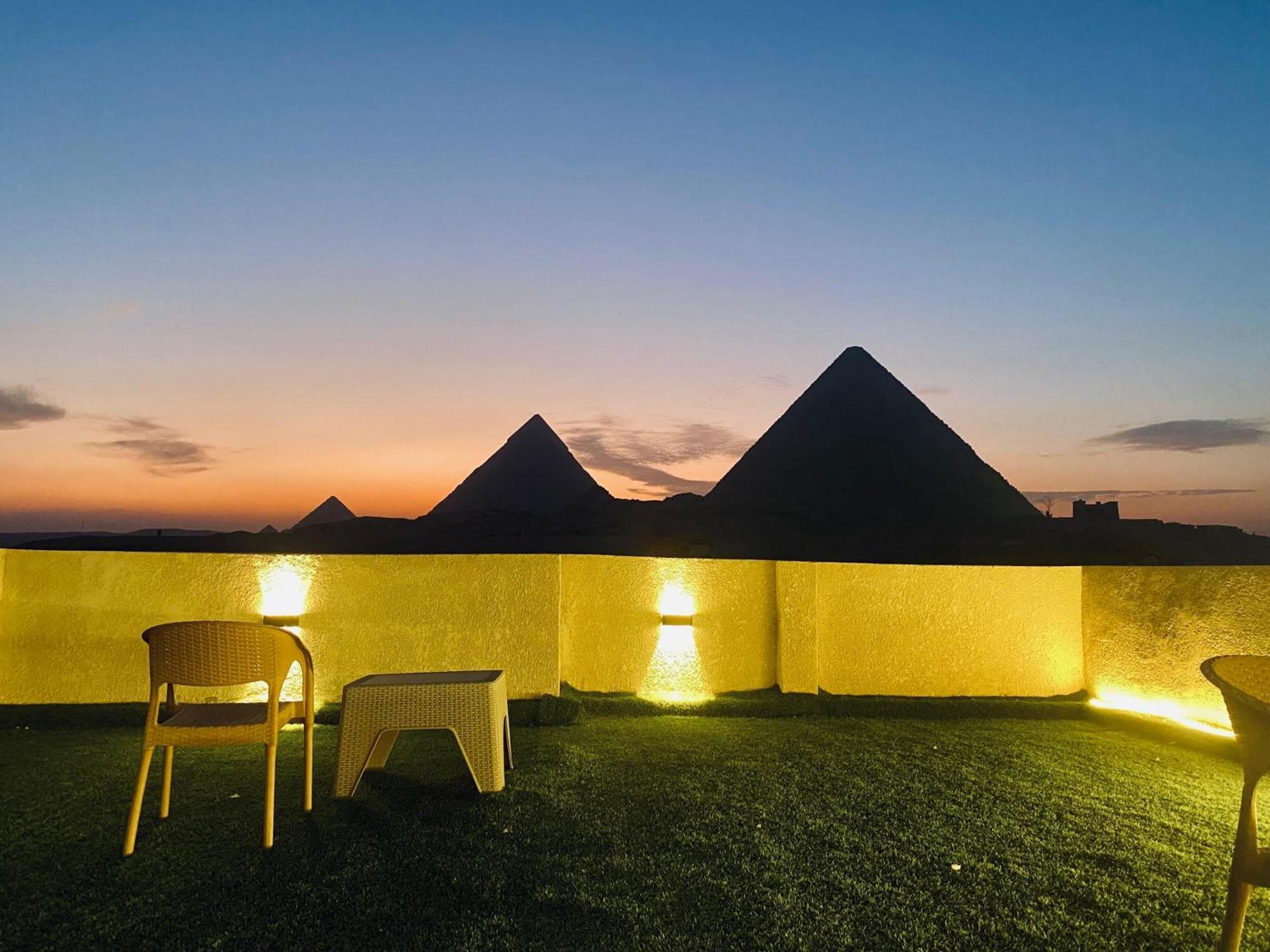 Isis Pyramids View Inn Kafrat al Jabal Bagian luar foto